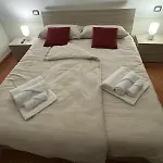 Ferienhaus La Casa Dei Piloti, Intero Con Giardino Privato, 2 Da Letto E 2 Bagni