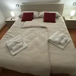 Ferienhaus La Casa Dei Piloti, Intero Con Giardino Privato, 2 Da Letto E 2 Bagni