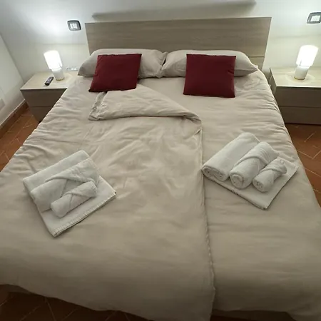 Ferienhaus La Casa Dei Piloti, Intero Con Giardino Privato, 2 Da Letto E 2 Bagni